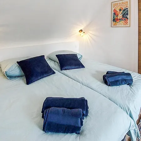4 Bedroom Amazing In Casa de Férias *